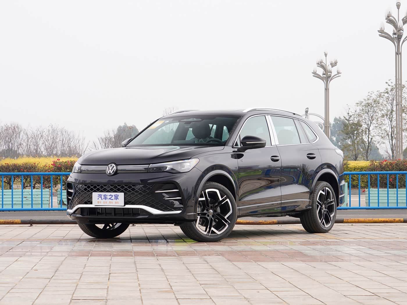 Volkswagen Tiguan L 2026 PRO 380TSI 2WD R-Line Navigator Edition